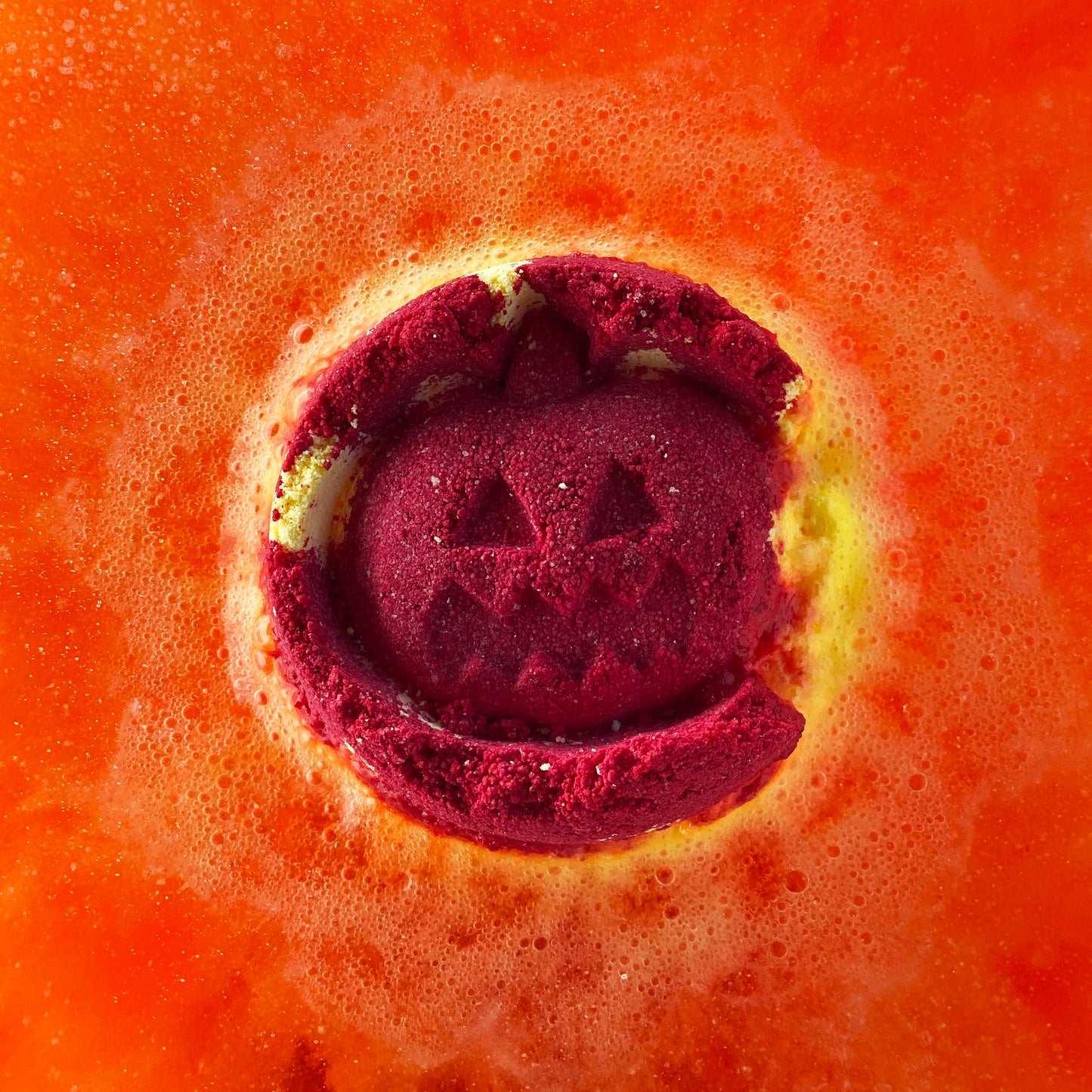 Aniseed Halloween Bath Bomb 180g